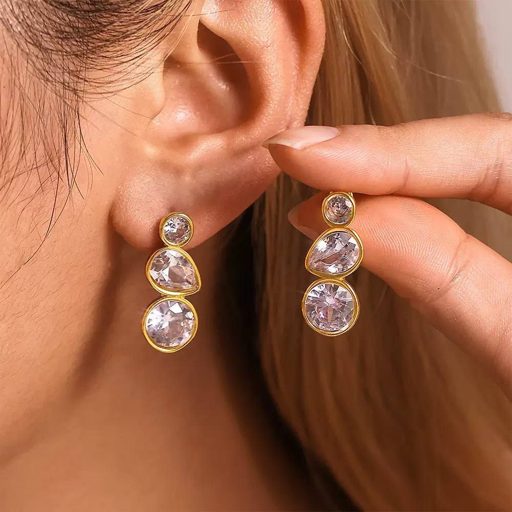 CRYSTAL DEW EARRING